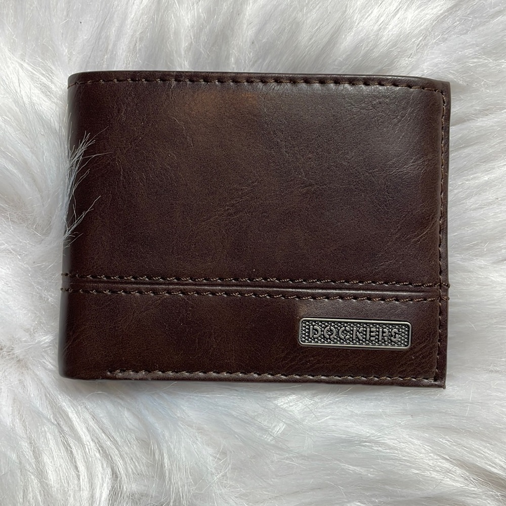 Mens Dockers RFID-Blocking Extra Capacity Passcase Wallet